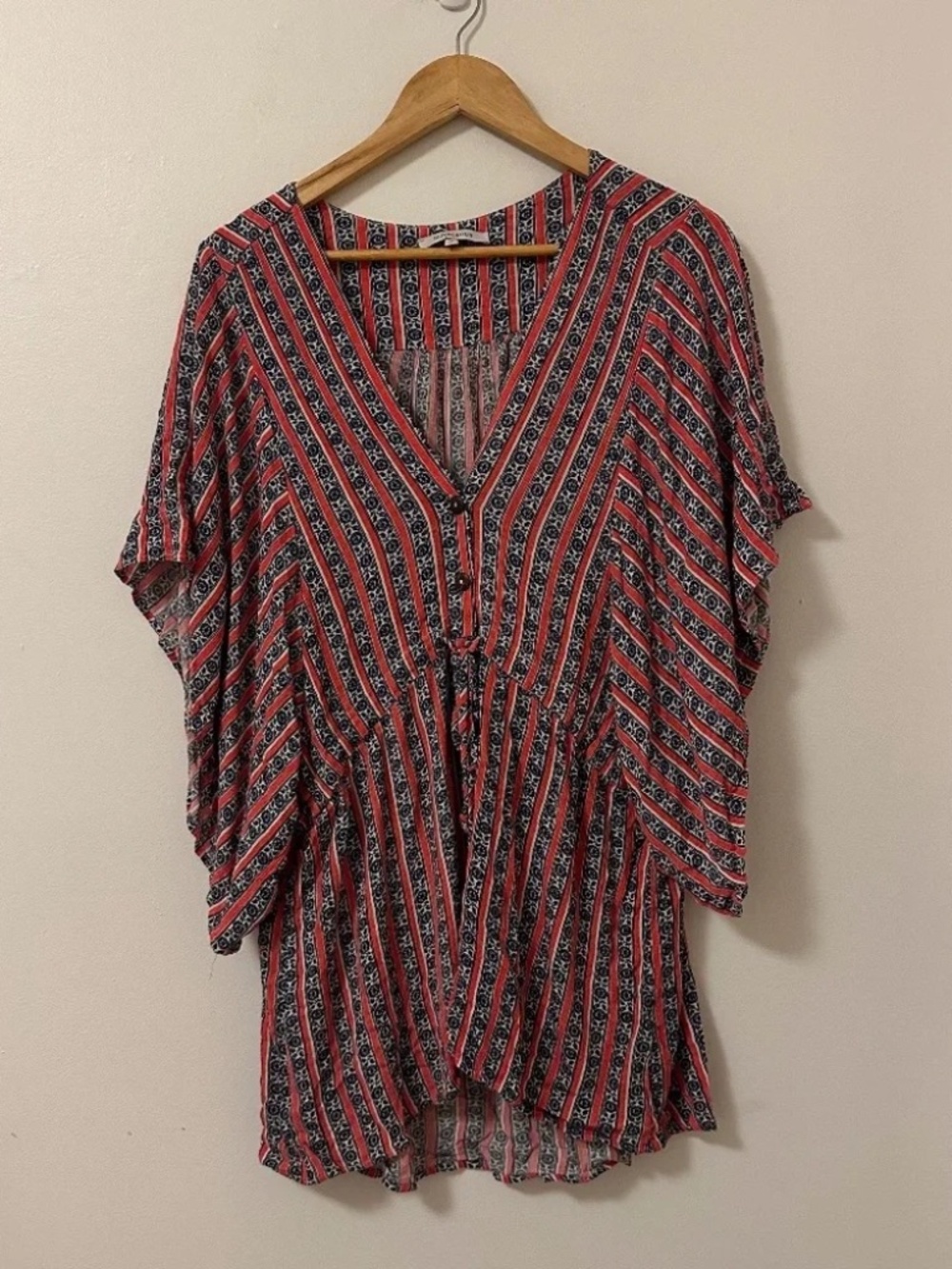 Olivaceous Tie Waist Red Printed Boho Blouse | Size Small